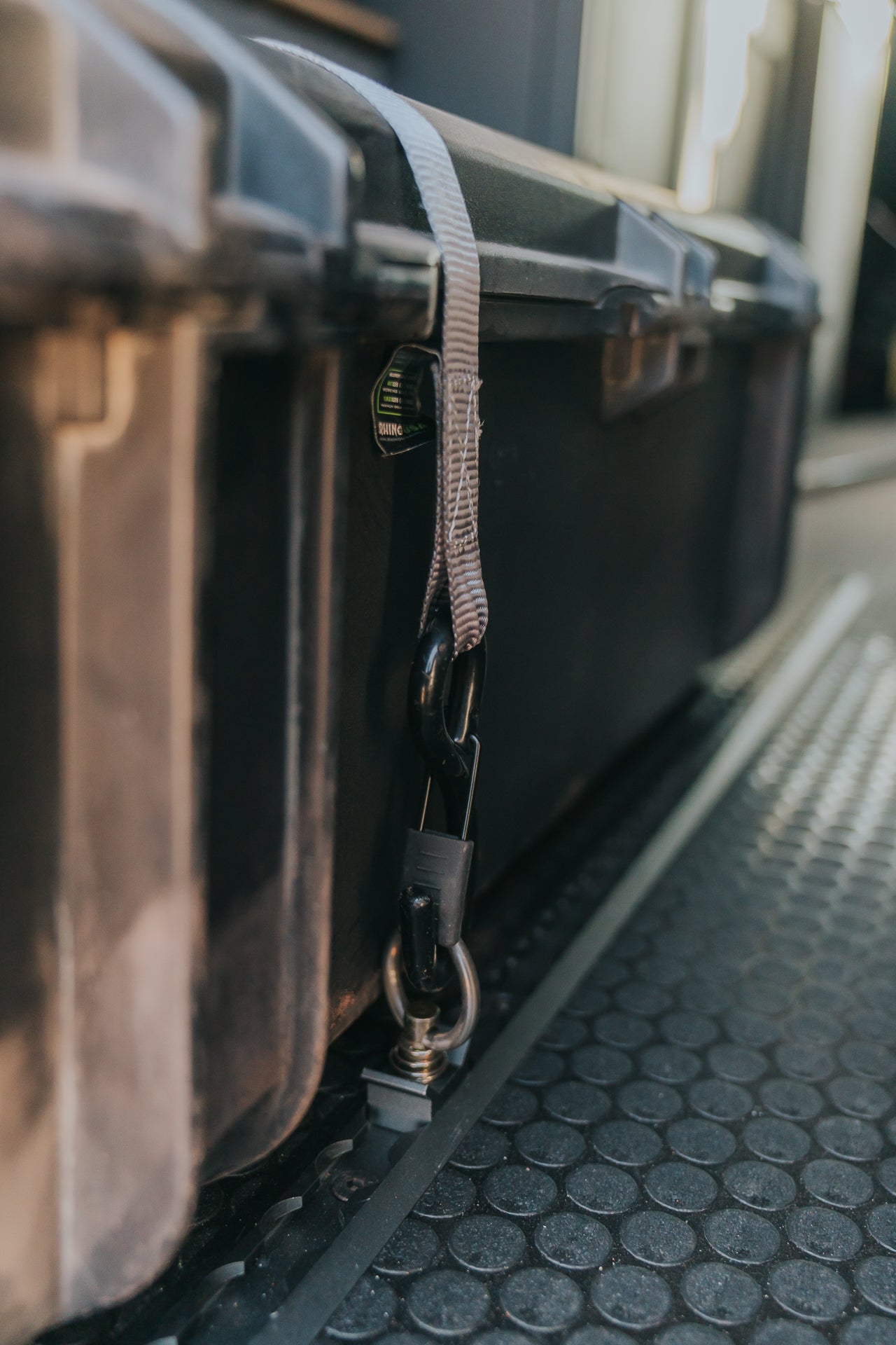 Venture L-Track Adjustable Single Stud with Stainless Steel Ring (10 Pack)