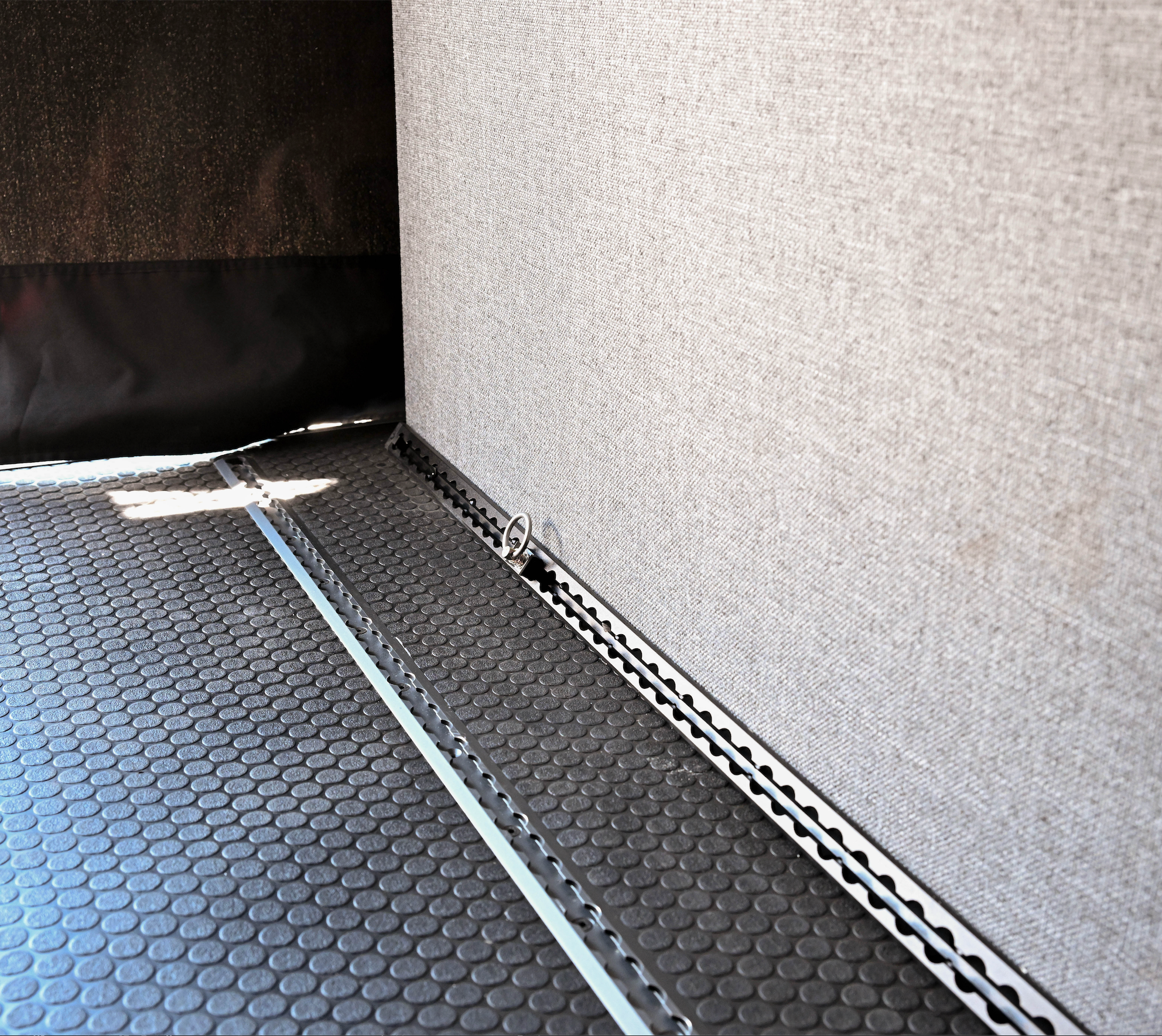 Corner Venture L-Track - 2 Pack