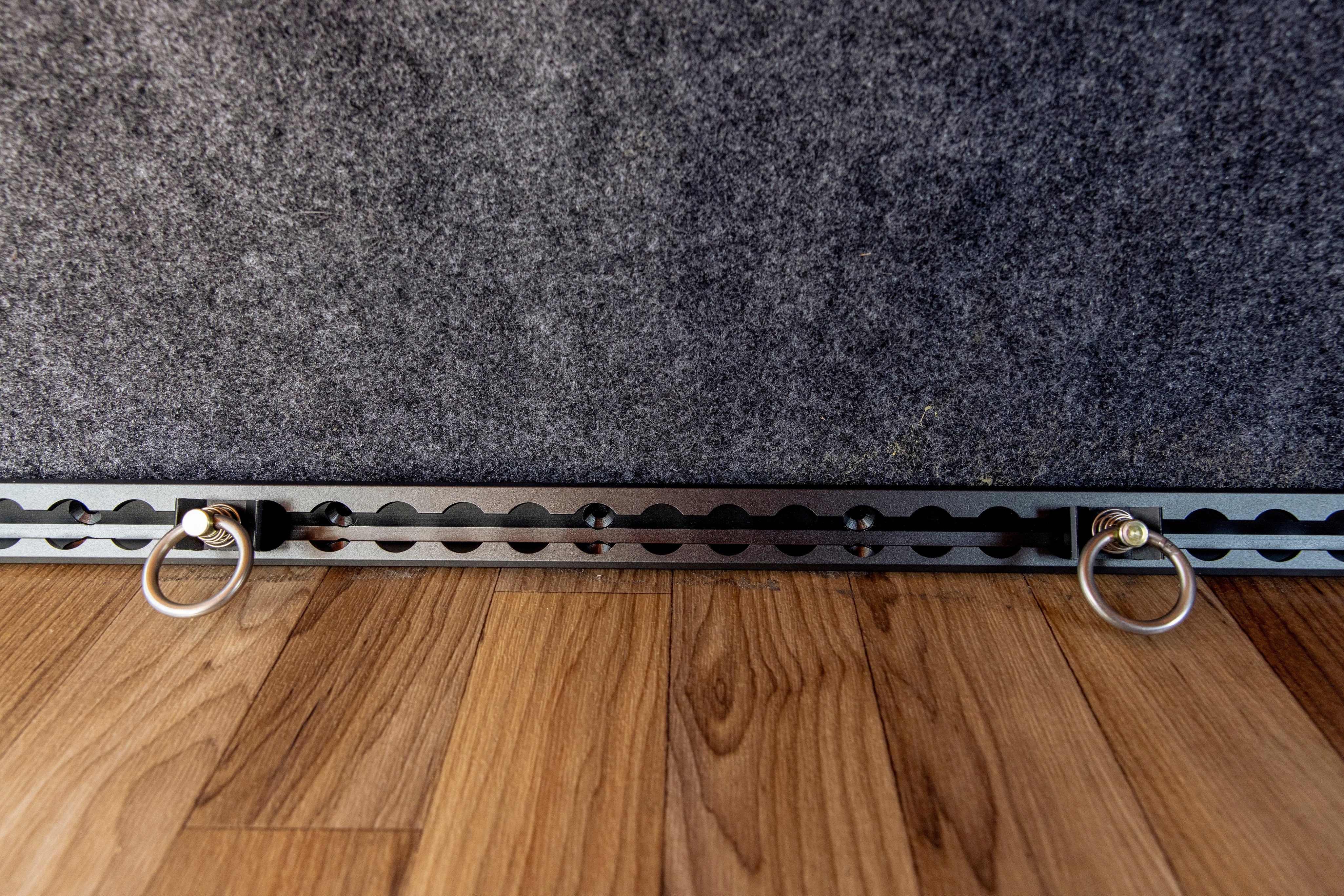 Corner Venture L-Track - 2 Pack